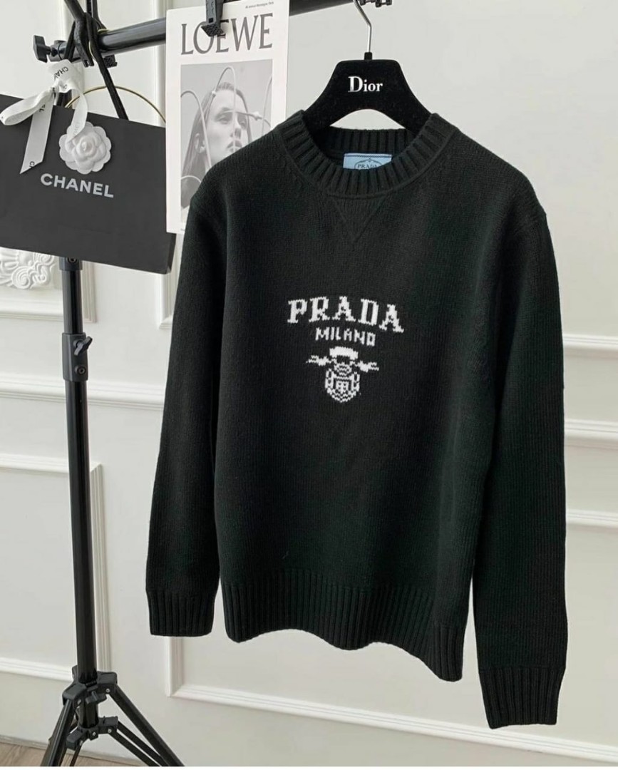 Женский черный свитер Prada