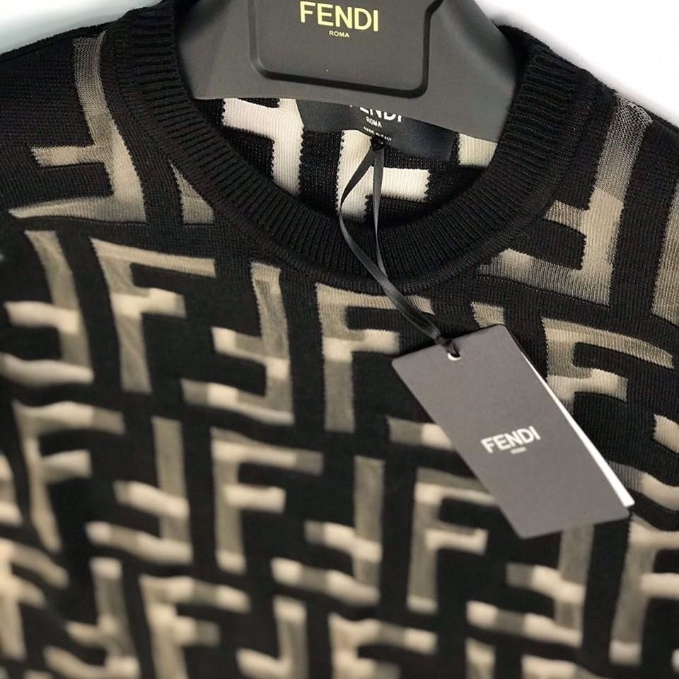 Женский черный свитер Fendi