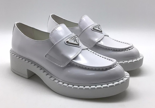 Кожаные женские ботинки Prada белые
