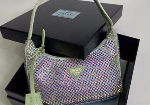 Женская сумка Prada Re-Edition 2000 фисташковая с камнями