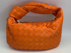 Оранжевая кожаная сумка Bottega Veneta Jodie