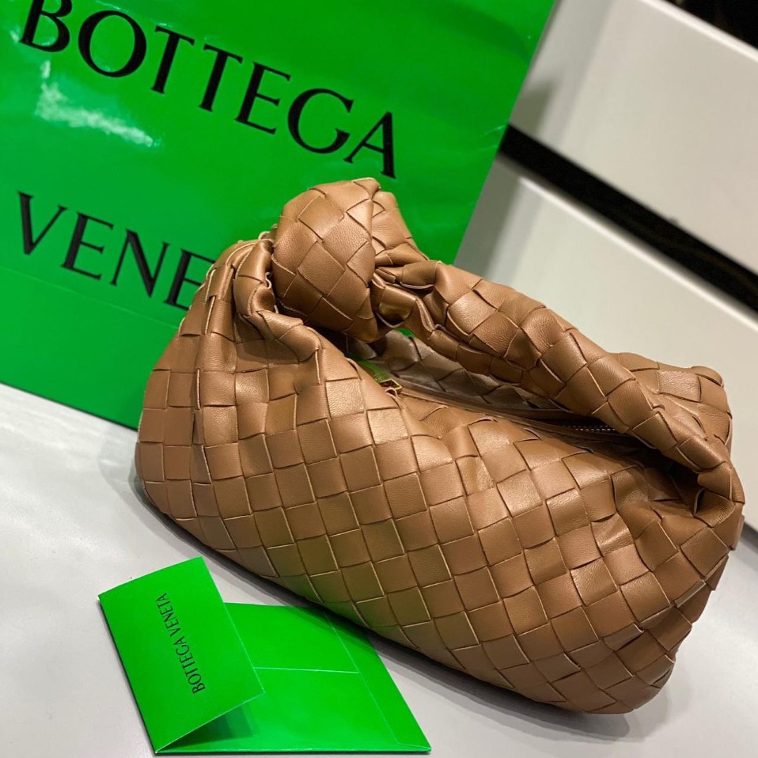 Коричневая кожаная сумка Bottega Veneta Jodie