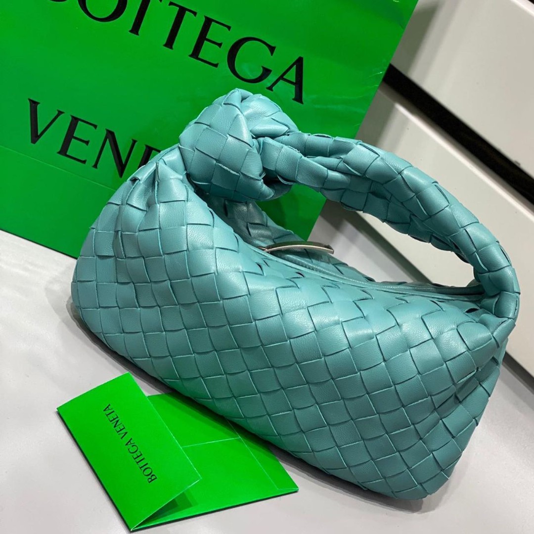Голубая кожаная сумка Bottega Veneta Jodie