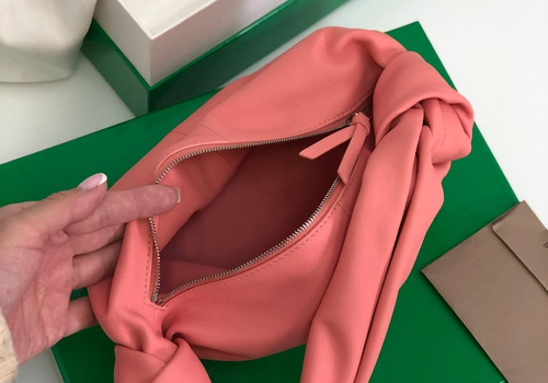 Розовая кожаная сумка Bottega Veneta Borsa Mini