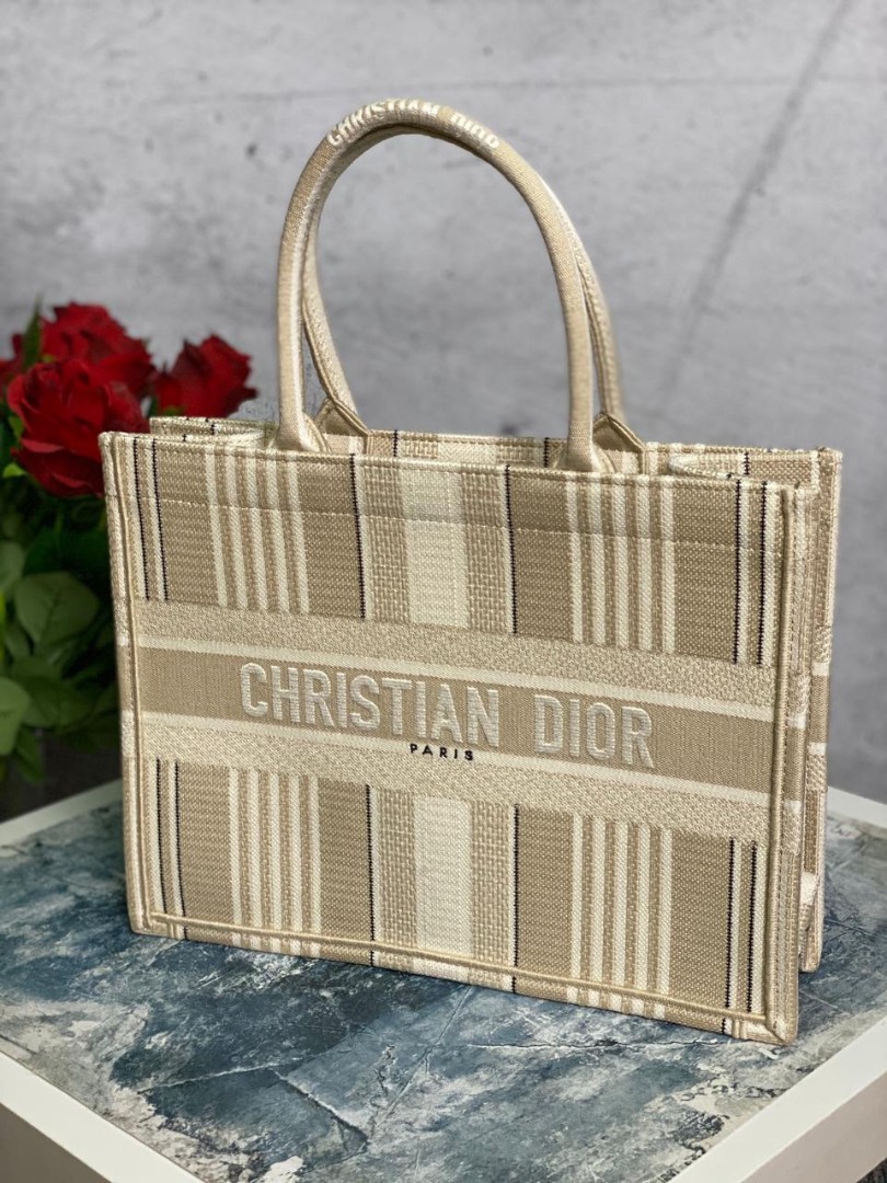 Сумка-тоут 36 см Christian Dior Book Tote