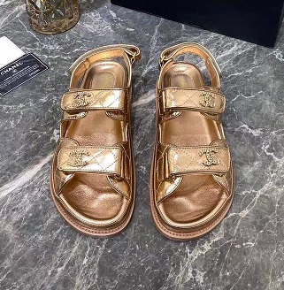 Золотые кожаные сандалии Chanel