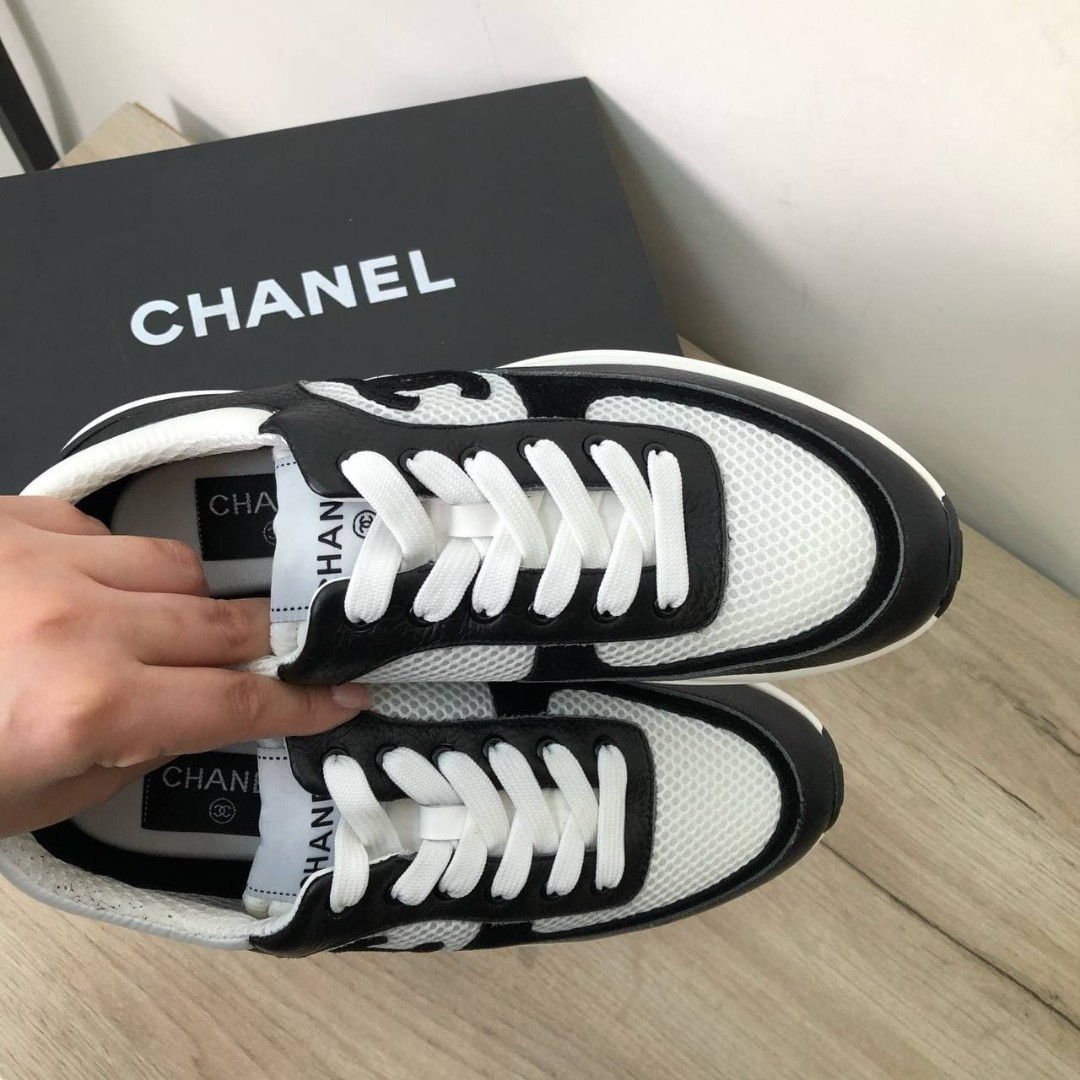 Женские кроссовки Chanel черные с белым