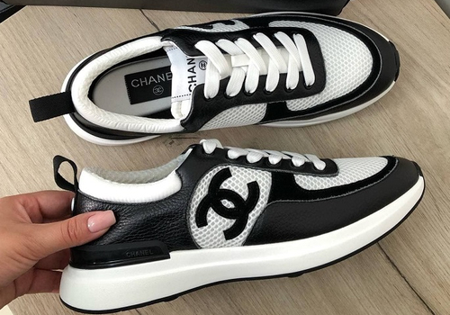 Женские кроссовки Chanel черные с белым