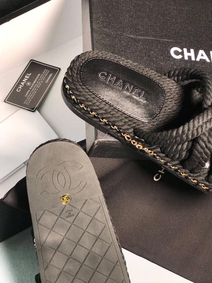 Черные мюли Chanel