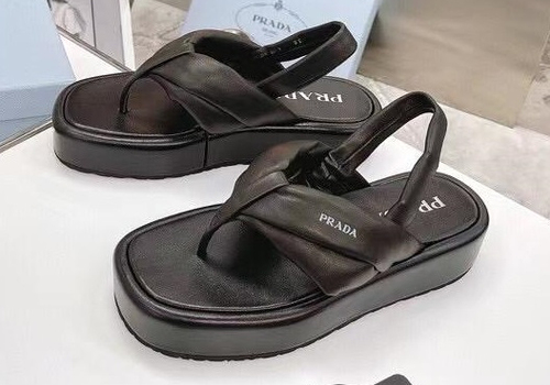 Кожаные черные сандалии Prada