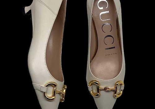 Женские молочные туфли Gucci