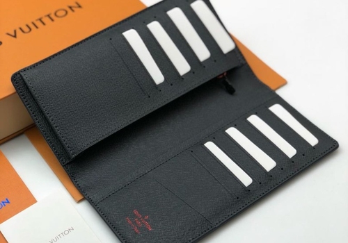 Бумажник Louis Vuitton из канвы