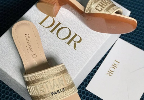 Босоножки Christian Dior бежевые на каблуке