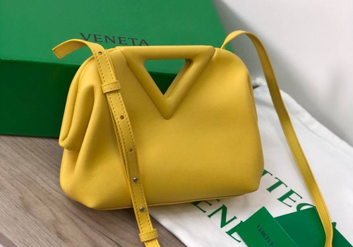 Желтая кожаная сумка Bottega Veneta Point Mini