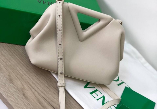 Белая кожаная сумка Bottega Veneta Point Mini