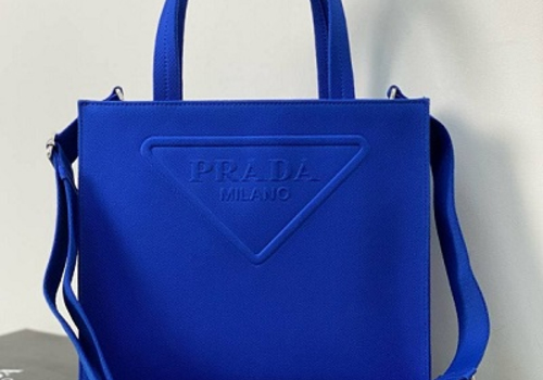 Женская синяя сумка Prada