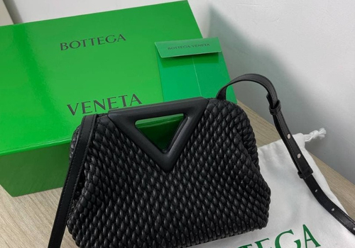 Кожаная сумка Bottega Veneta Point Mini черная