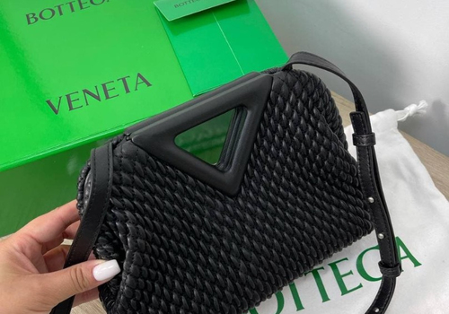 Кожаная сумка Bottega Veneta Point Mini черная