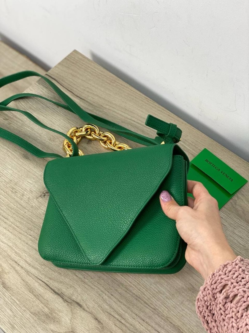 Зеленая кожаная сумка Bottega Veneta Mount