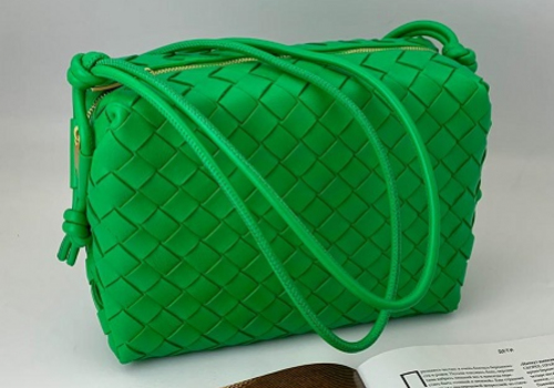 Кожаная сумка Bottega Veneta Loop зеленая