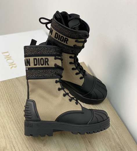 Бежевые женские ботинки Christian Dior D-Major