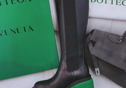 Женские сапоги Bottega Veneta черные с зеленым