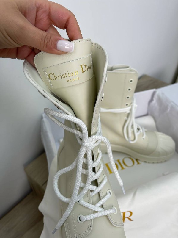 Молочные женские ботинки Christian Dior DiorIron