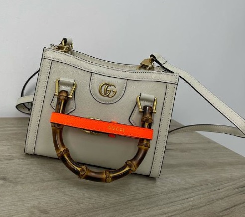 Женская сумка-тоут Gucci Diana Mini белая