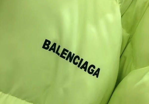 Женский пуховик Balenciaga салатовый