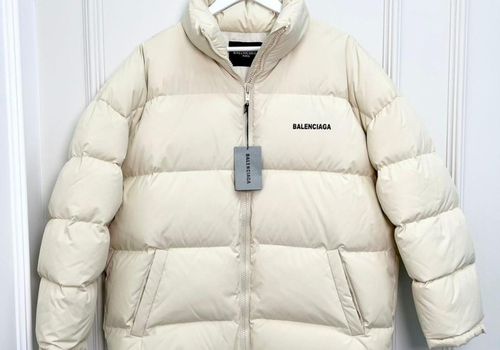 Женский пуховик Balenciaga белый