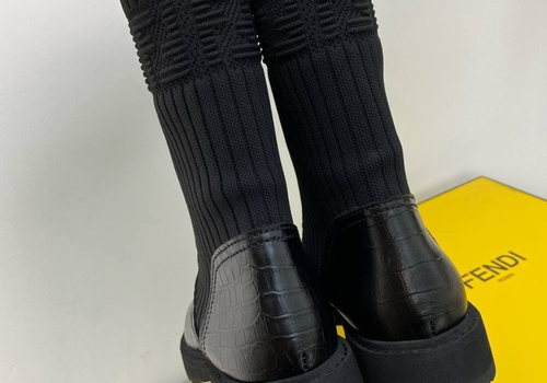 Женские черные ботинки Fendi