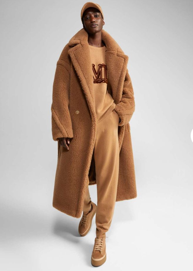 Женское пальто из меха Max Mara коричневое