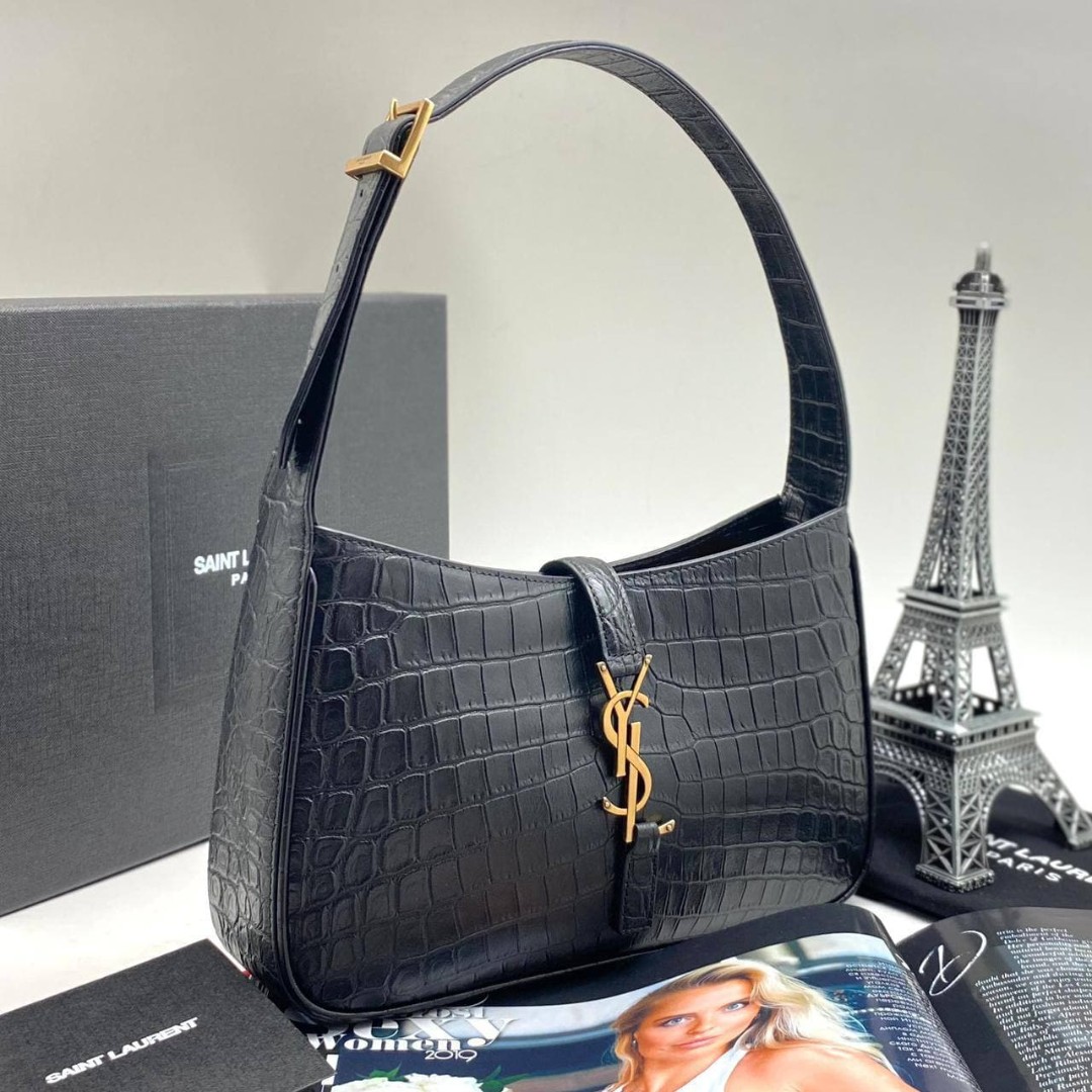 Кожаная черная сумка Yves Saint Laurent Le 5 a 7