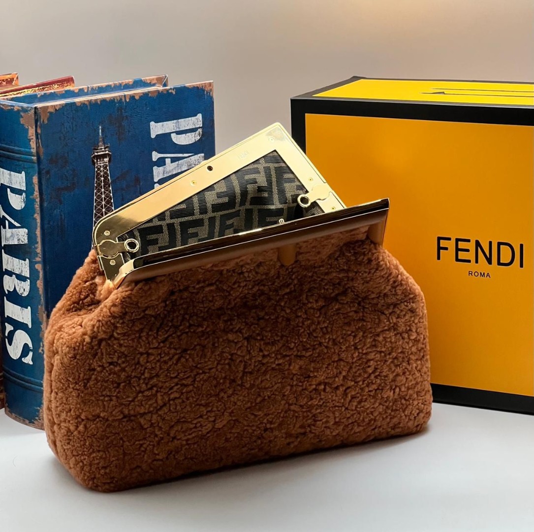 Женская сумка Fendi First Medium коричневая