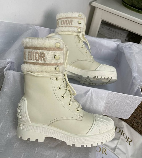 Зимние женские ботинки Christian Dior белые