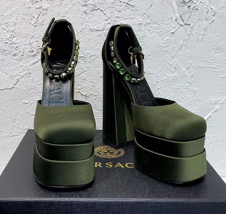 Женские туфли Versace милитари