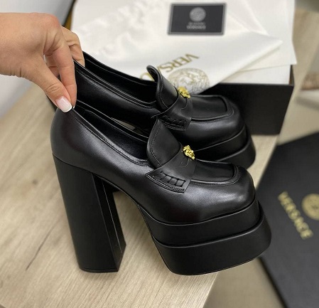 Женские туфли Versace Intrico черные