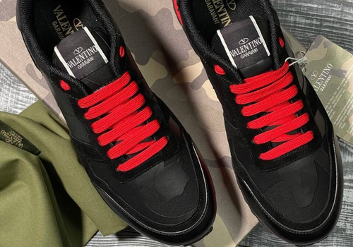 Кроссовки Valentino Garavani Rockrunner черные с красным