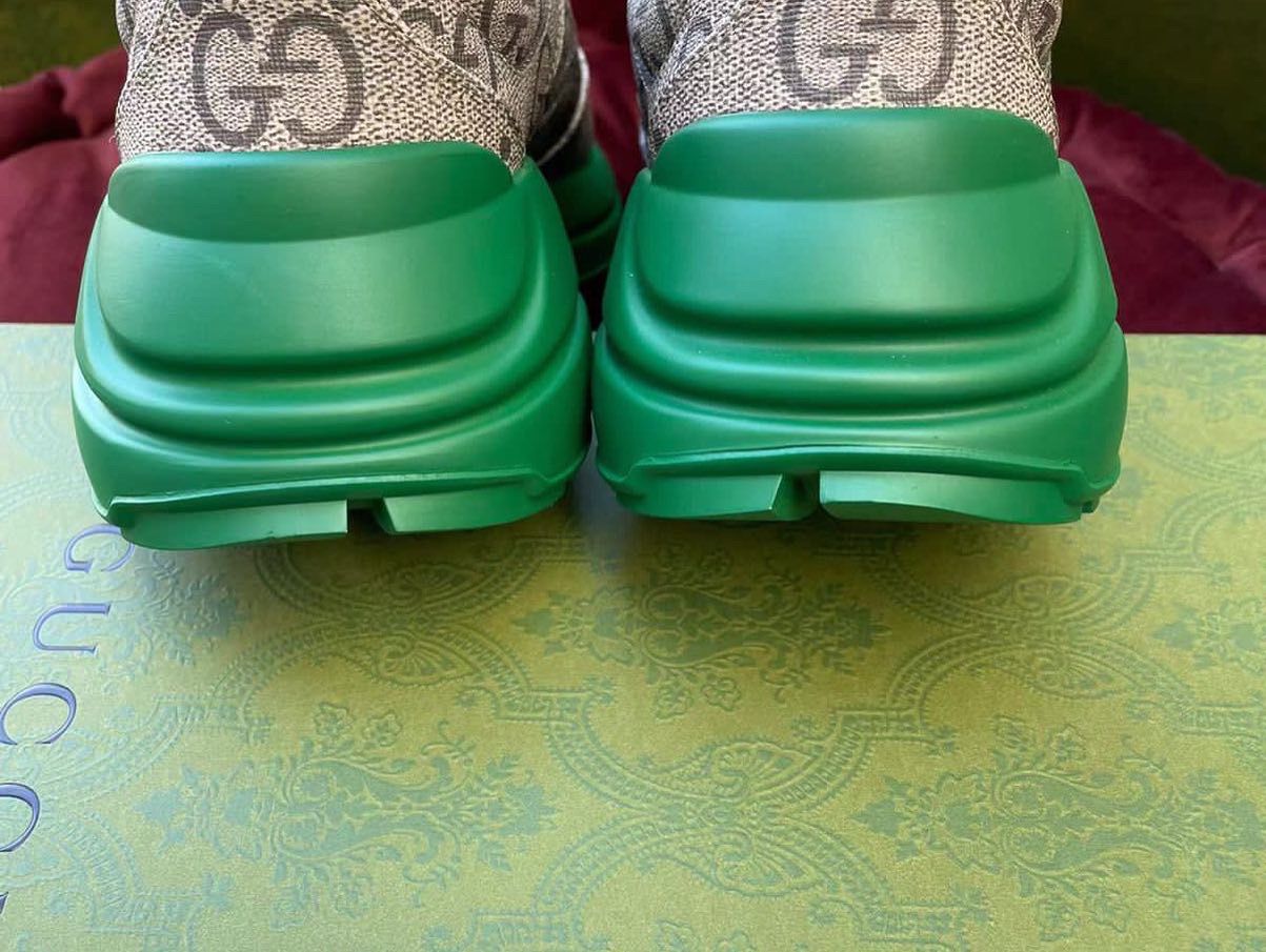 Женские кроссовки Gucci Rhyton серые с зеленым