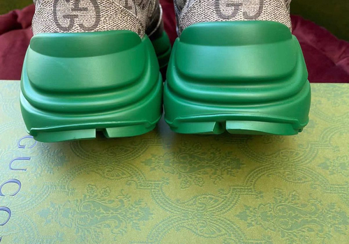 Женские кроссовки Gucci Rhyton серые с зеленым