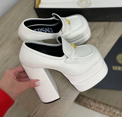 Женские туфли Versace Intrico белые