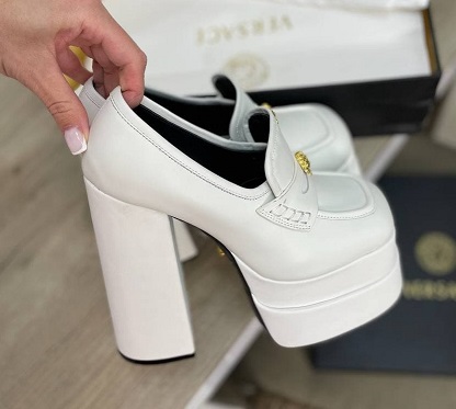 Женские туфли Versace Intrico белые