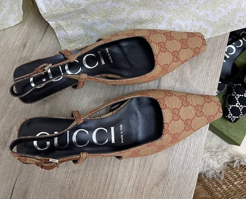 Босоножки Gucci бежевые