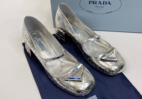 Кожаные туфли Prada серебро