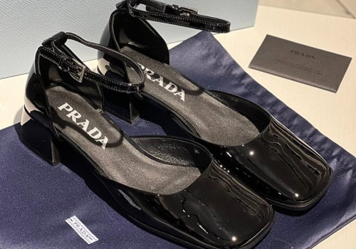 Босоножки Prada лаковые