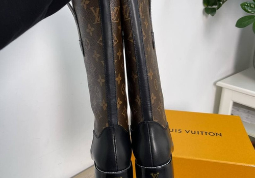 Кожаные сапоги Louis Vuitton