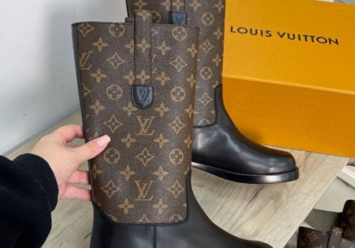 Кожаные сапоги Louis Vuitton