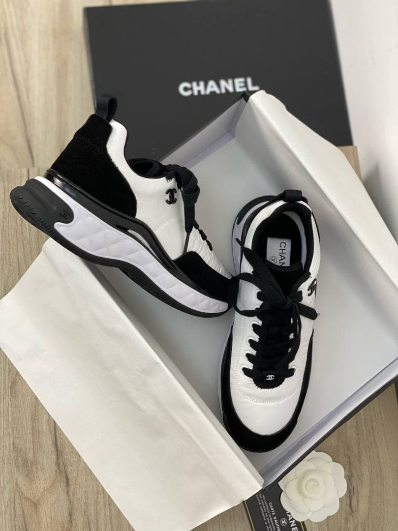 Женские кроссовки Chanel белые с черным