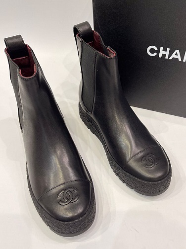 Черные кожаные ботинки Chanel