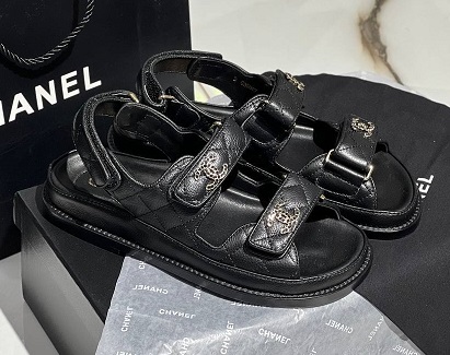 Черные кожаные сандалии Chanel